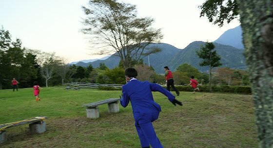 株式会社MAGMAの「逃走中」は、現実の街や公園で繰り広げられるスリリングな逃走ゲーム！ハンターから逃げ切れば勝利。友達と一緒に、今すぐ挑戦しよう！